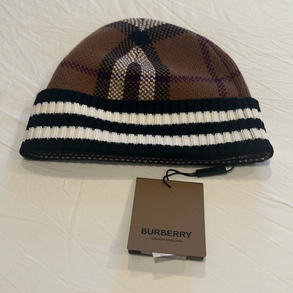 BURBERRY
Check Mashup Beanie 🆕 No Low Ballers please! - Picture 1 of 5